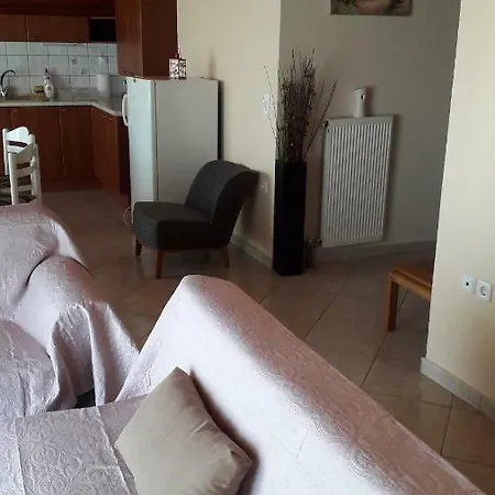 House Dilena Tsimtsiri *