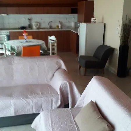 House Dilena Tsimtsiri