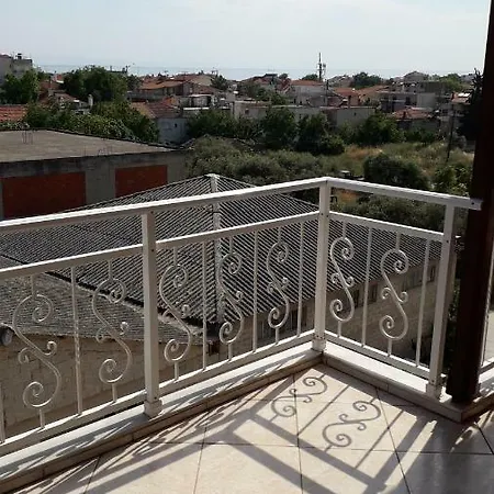 House Dilena Tsimtsiri Nyaraló *